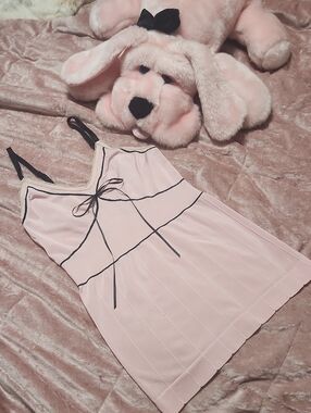 Vintage Sexy Y2K Gilligan & O’Malley Pink Black Contrast Pleated Chemise Top M
